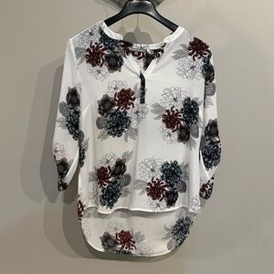Daniel Rainn hi/low floral blouse